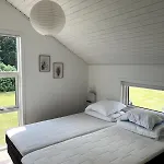 Hébergement de vacances Cozy - Spa, Hot Tub And Play - Close To Marielyst Square Bøtø By