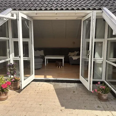 Cozy - Spa, Hot Tub And Play - Close To Marielyst Square Hébergement de vacances Bøtø By