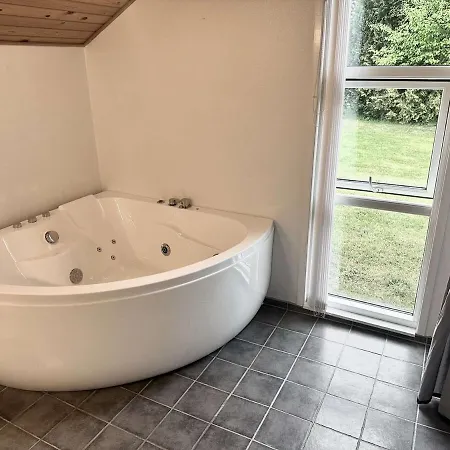 Cozy - Spa, Hot Tub And Play - Close To Marielyst Square *
