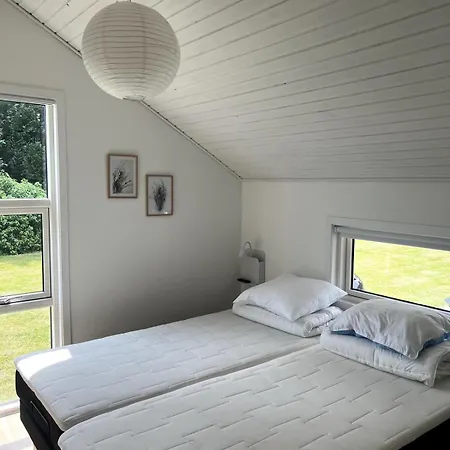 Hébergement de vacances Cozy - Spa, Hot Tub And Play - Close To Marielyst Square Bøtø By