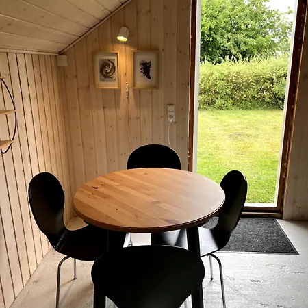 Hébergement de vacances Cozy - Spa, Hot Tub And Play - Close To Marielyst Square Bøtø By